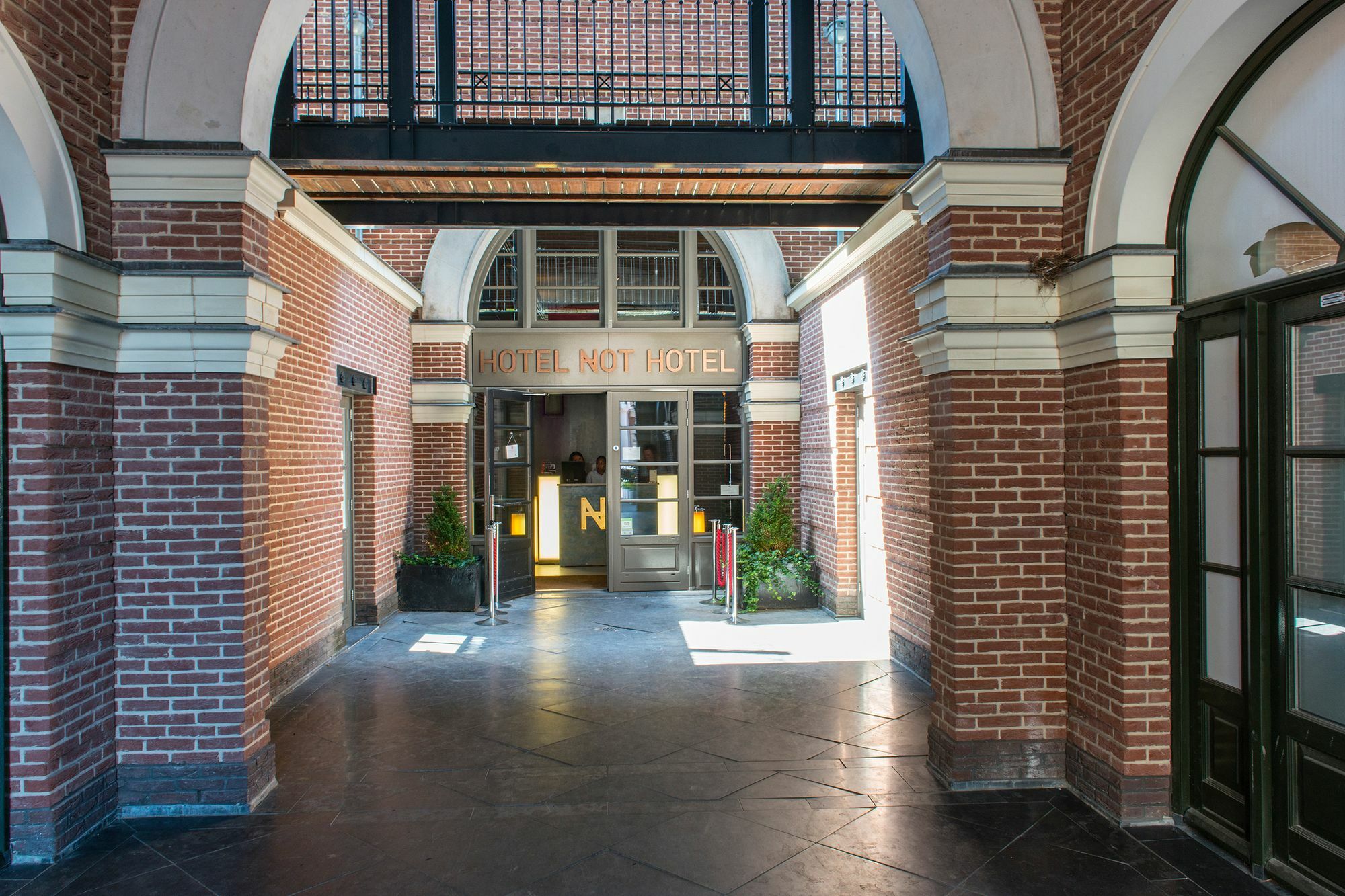 Not Hotel 3*