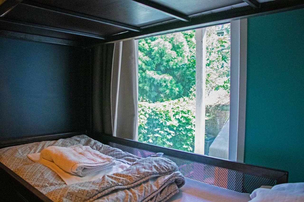 Leidseplein Hostel *