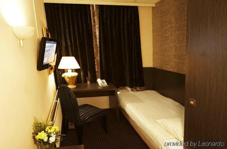 Hotel 74