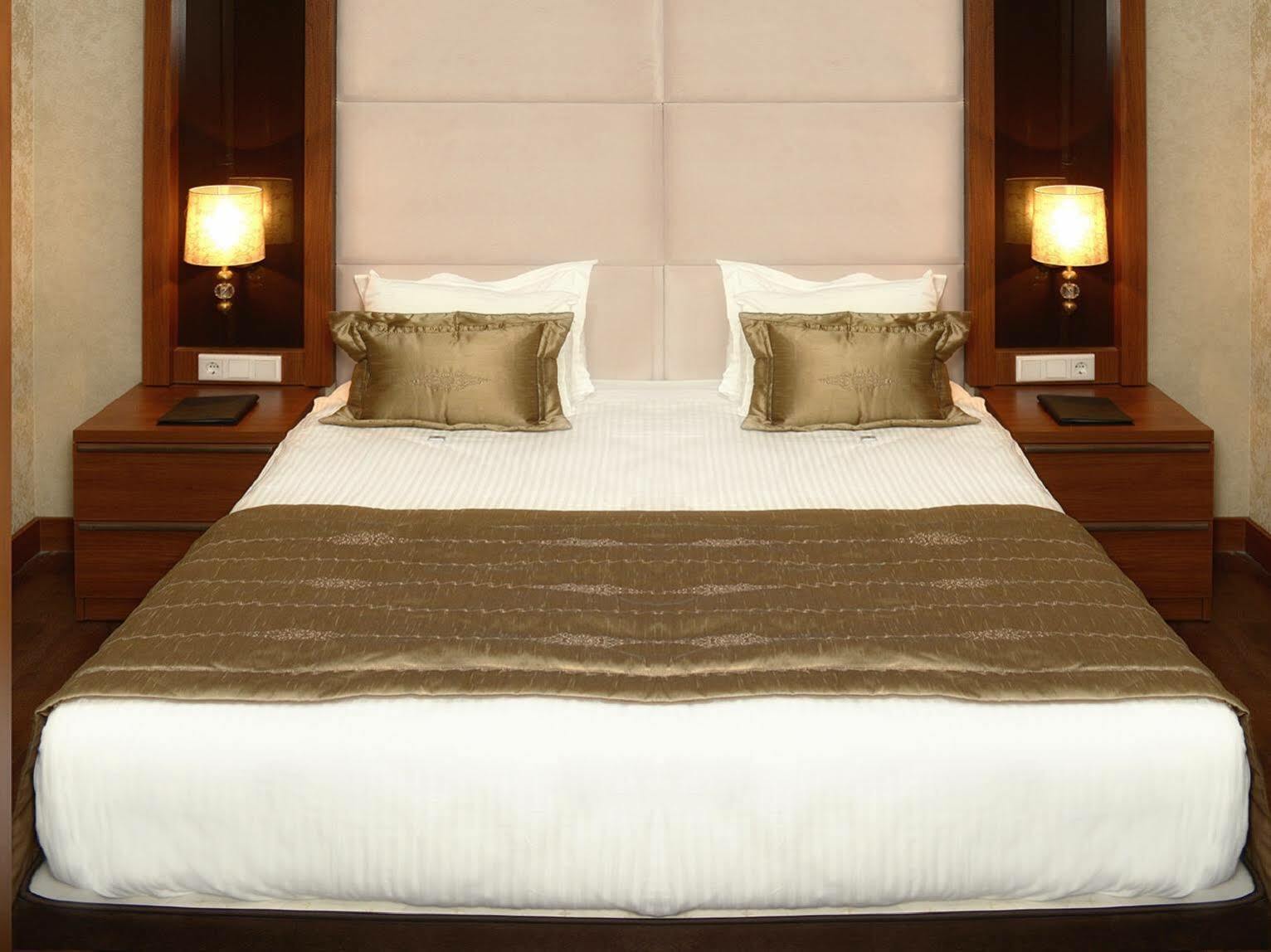 Hotel Grand Downtown
