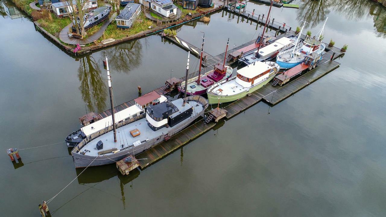 Asile Flottant Botel