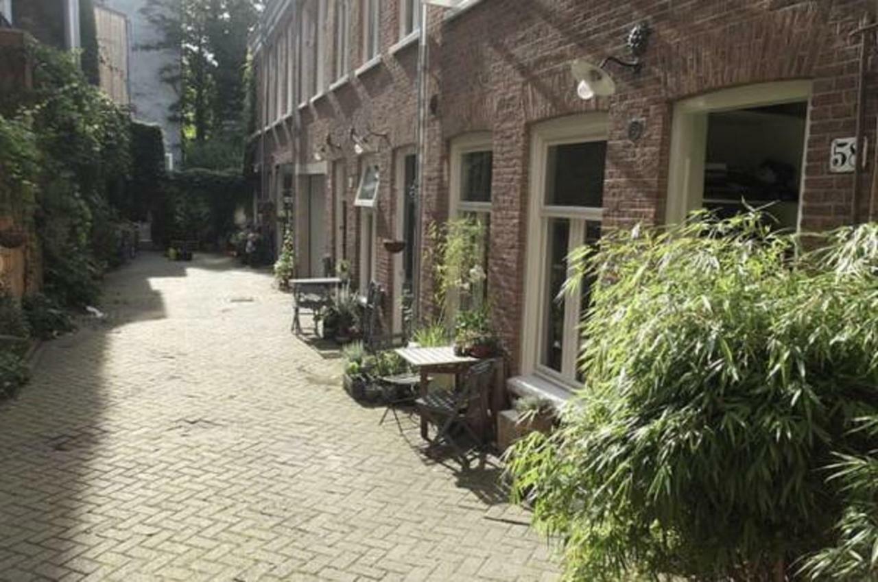 Beautiful 2 Floor Vondelpark Apartment. Bed & Breakfast *