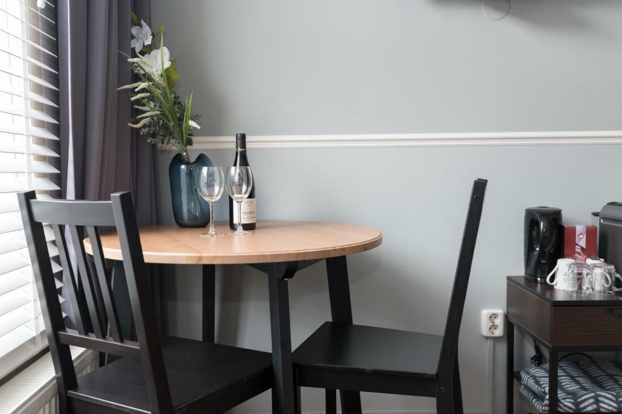 Westerpark Guest house 2*