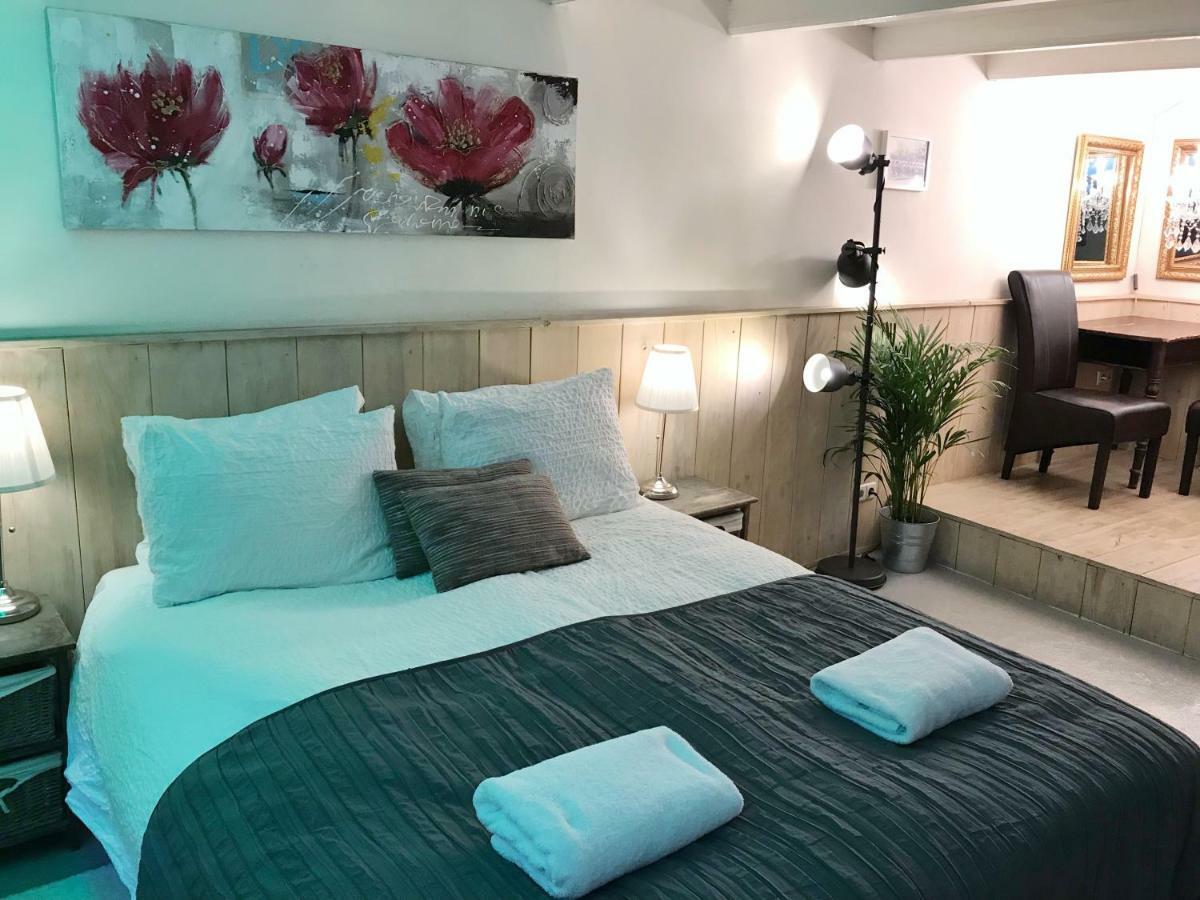 Bed & Breakfast At Amsterdam