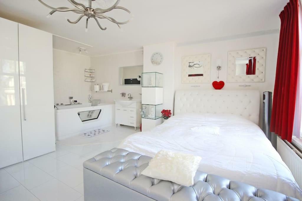 Apartment White Luxury Penthouse In Centre *