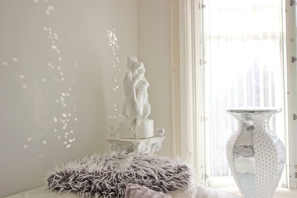 Apartment White Luxury Penthouse In Centre
