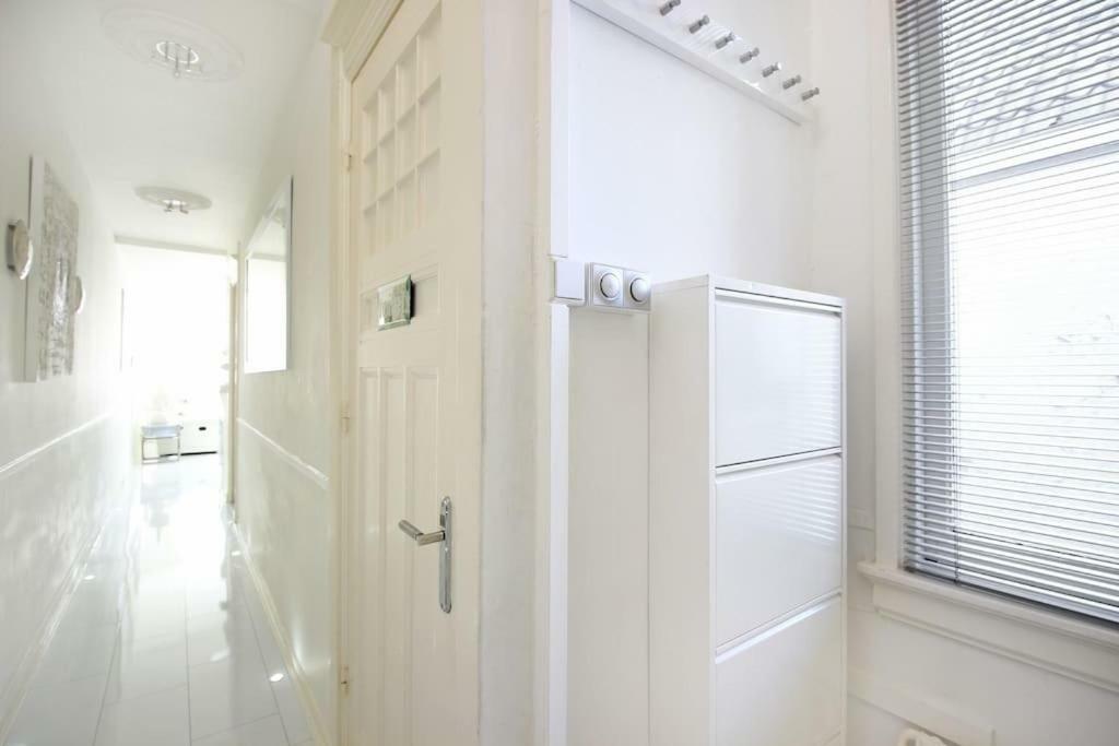 White Luxury Penthouse In Centre *