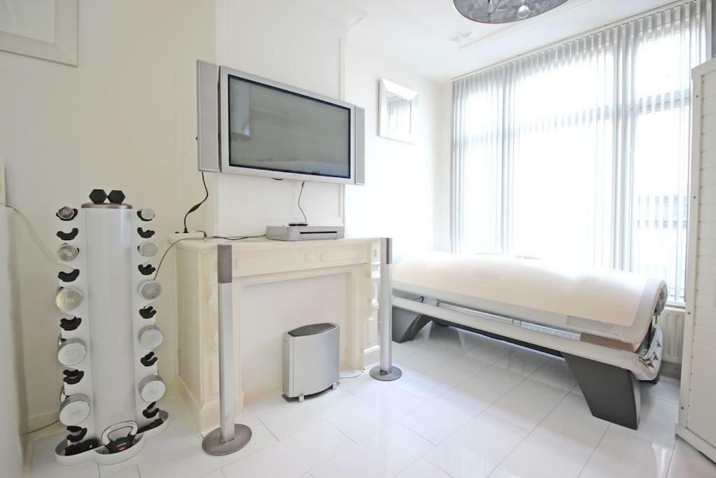 White Luxury Penthouse In Centre Amsterdam