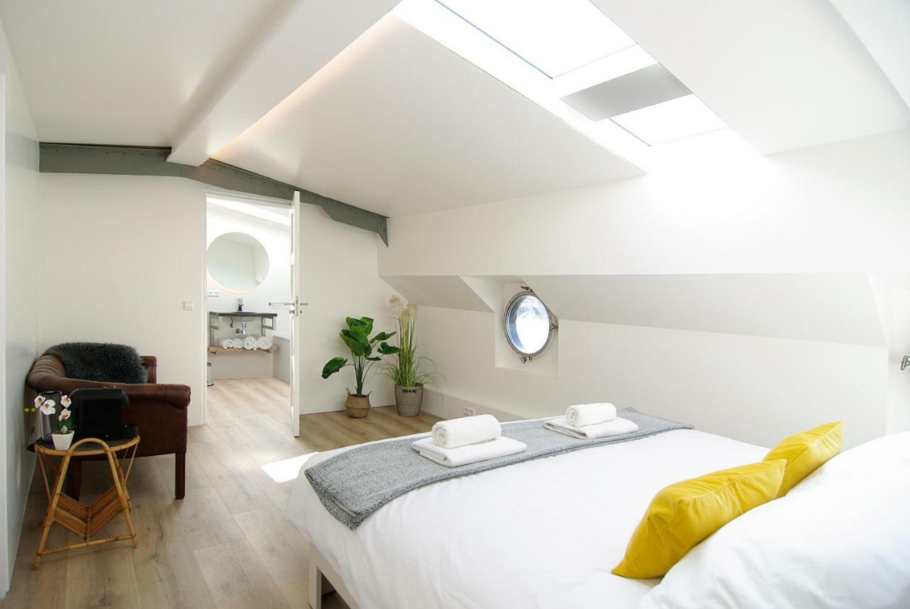 Guest house Eco Houseboat *