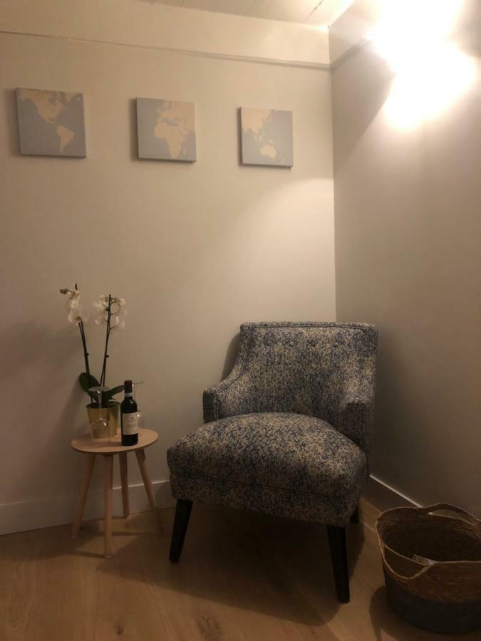 Singel Bed & Breakfast