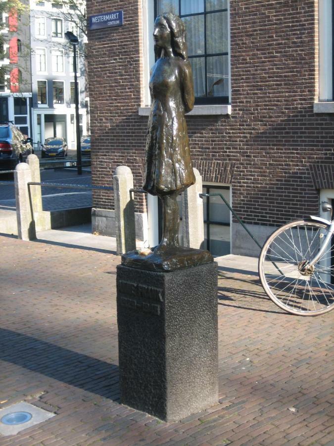 Singel Bed & Breakfast 2*