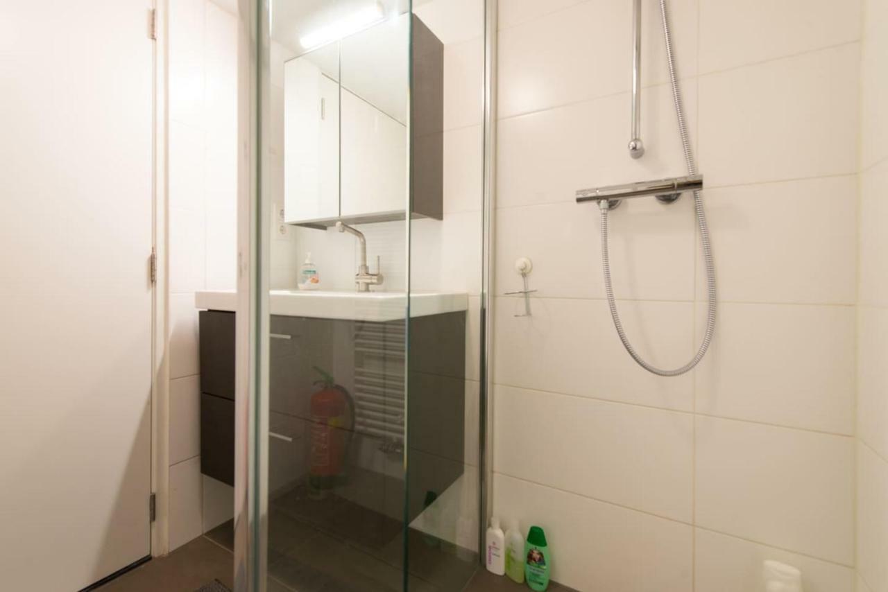 Quiet For 4 At Park In Center Apartment