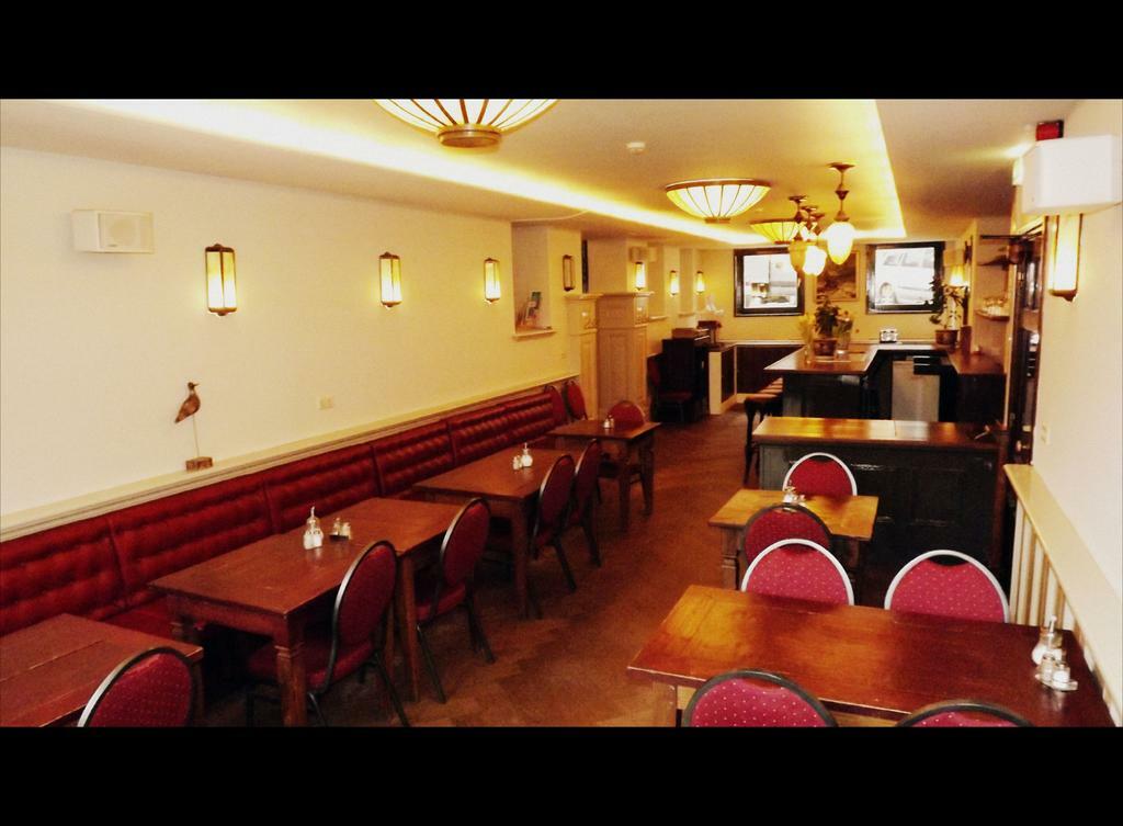 Omega Hotel