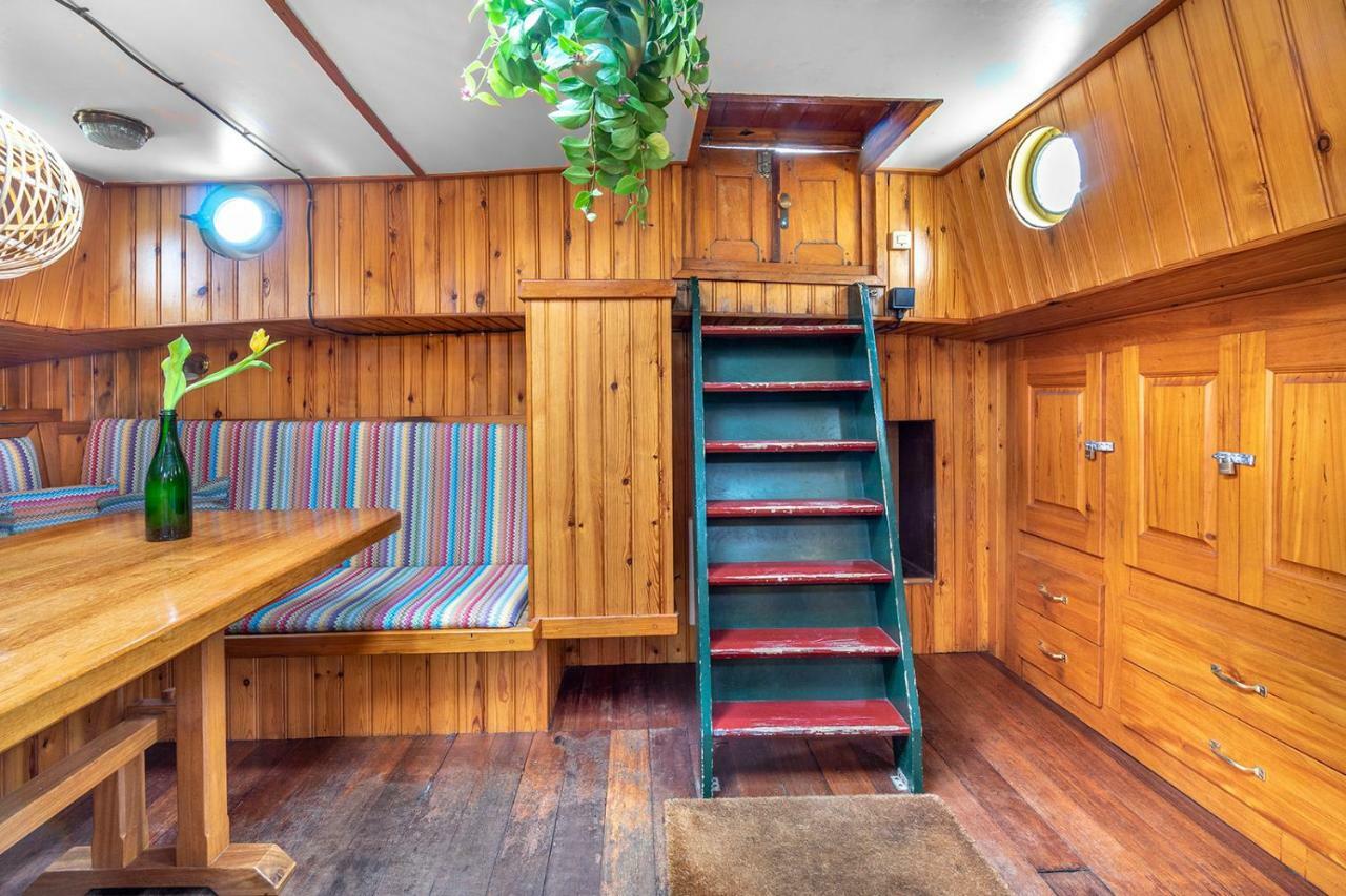 Botel Asile Flottant Amsterdam