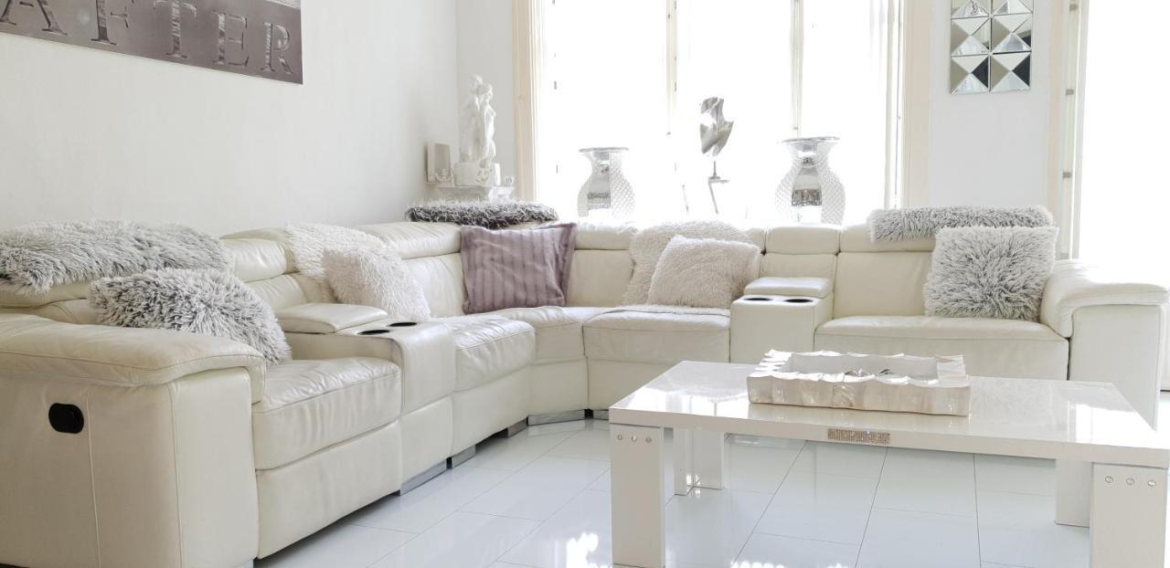 White Luxury Penthouse In Centre Apartment Amsterdam