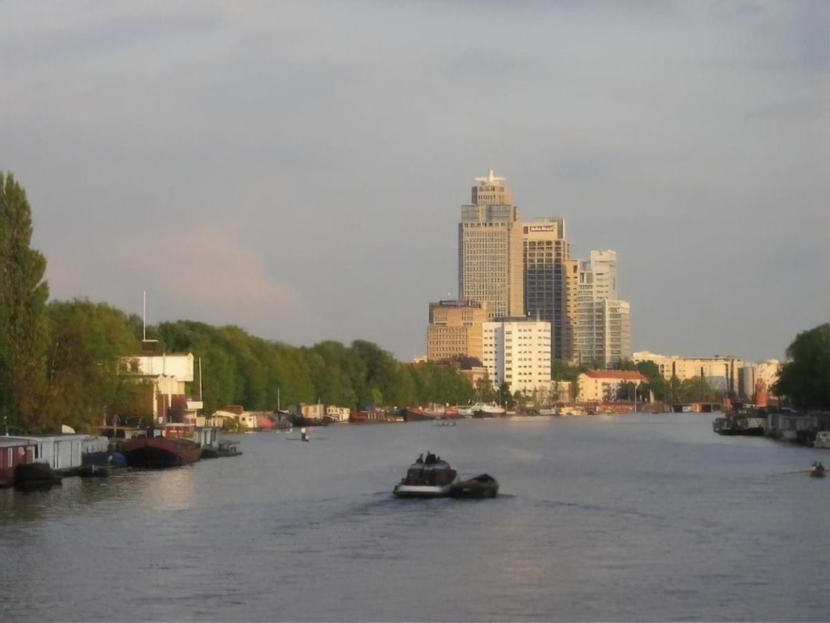 Houseboat Ark Amstel Guest house *