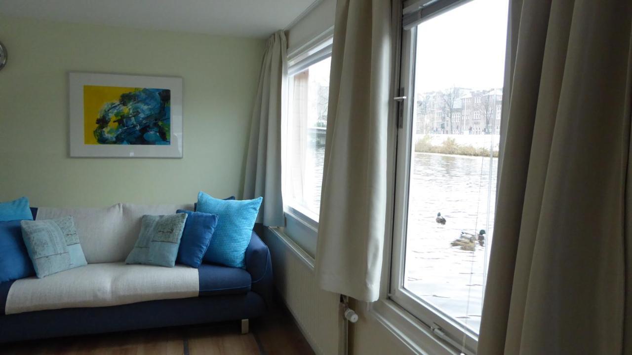 Apartment Houseboat In The Center, 5 Min Walk To Tropical Museum, Free Wifi! Amsterdam