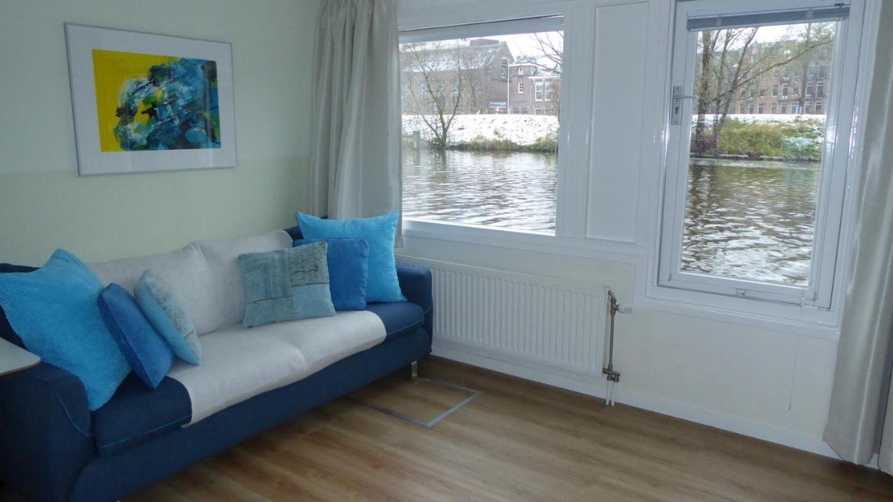 Houseboat In The Center, 5 Min Walk To Tropical Museum, Free Wifi! Apartment
