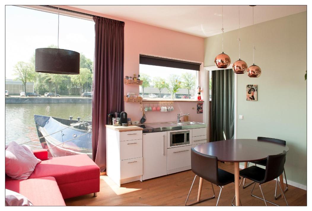 Private The Waterhouse Houseboat Amsterdam