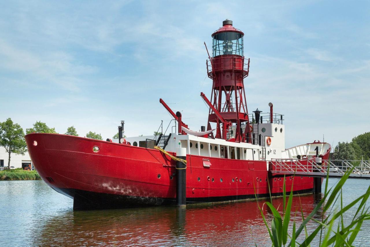 Lightship Botel Amsterdam