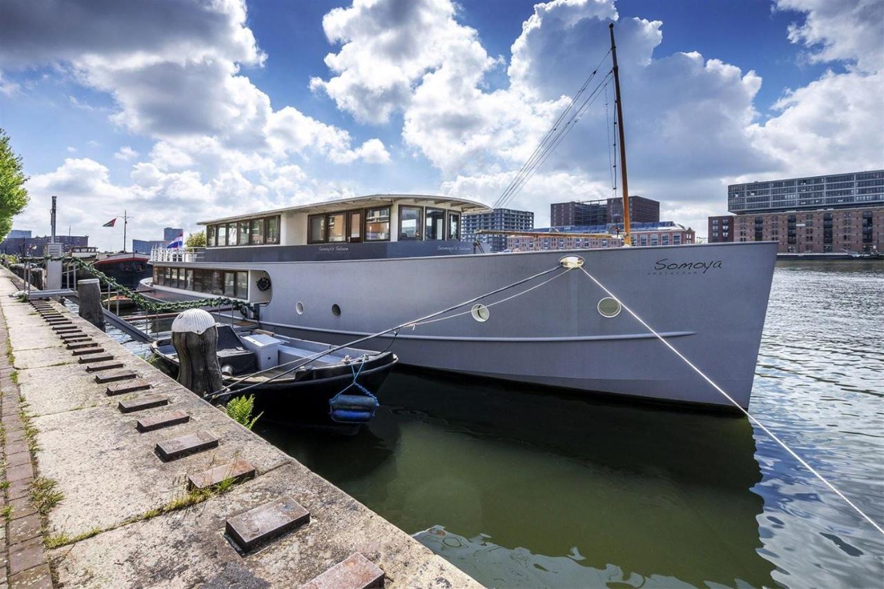Stunning Boat With A View Botel