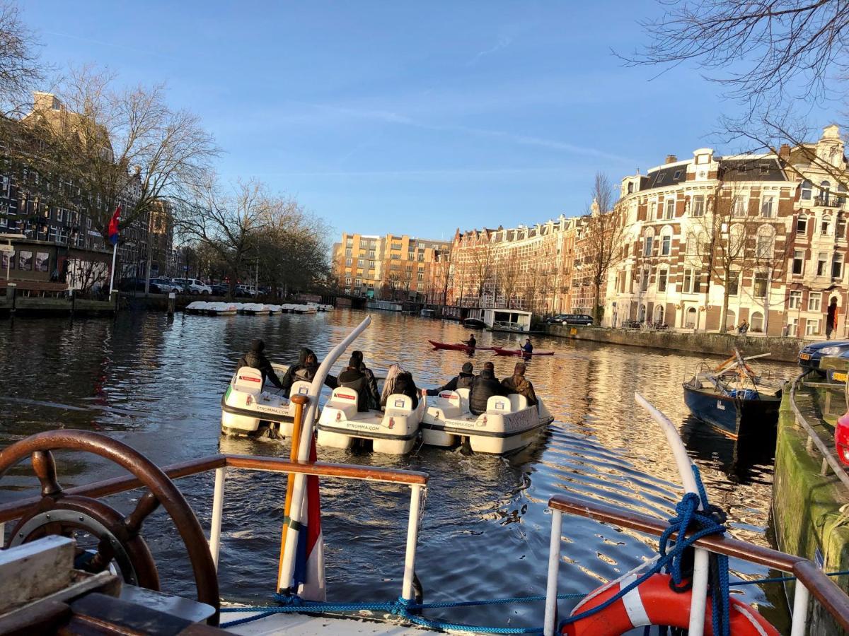 Botel Boat Center