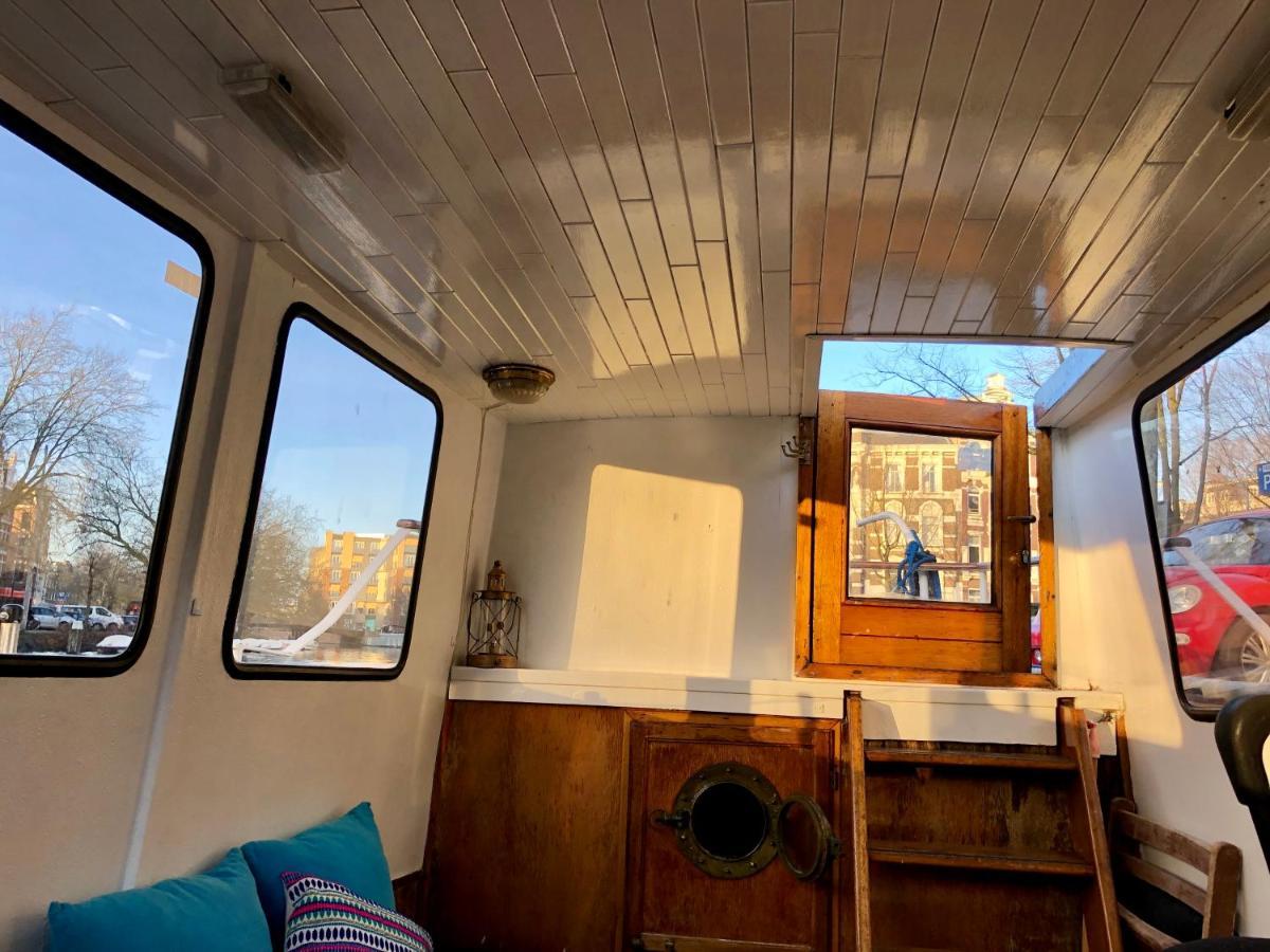 Botel Boat Center *