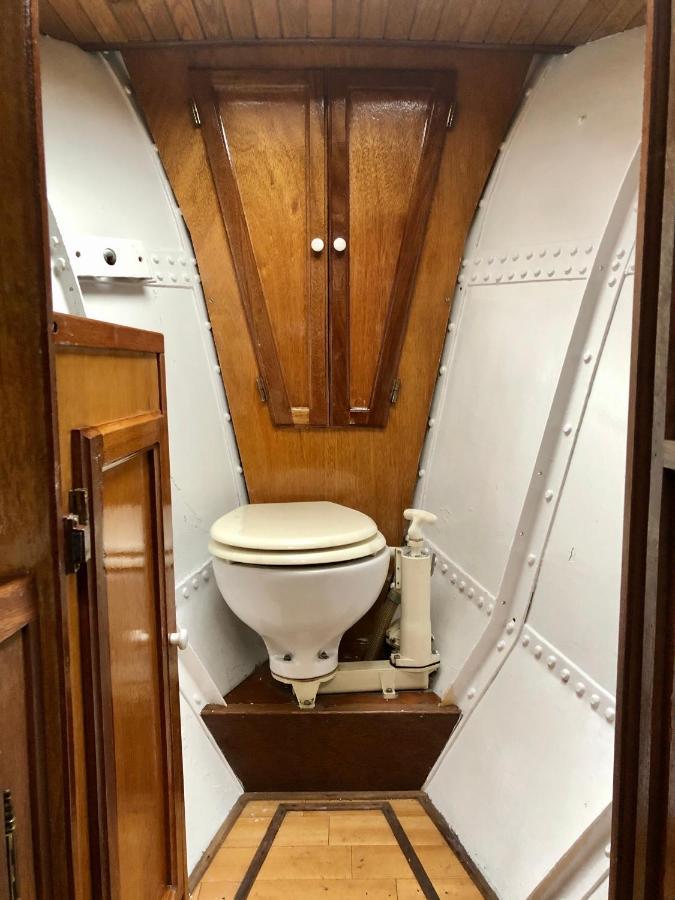 Boat Center