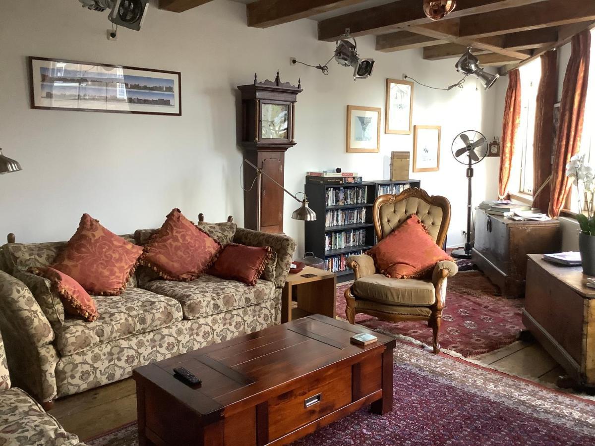 Former Rembrandt Workshop Two Bedroom *