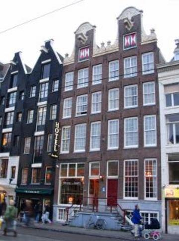 Hotel Des Arts 3*