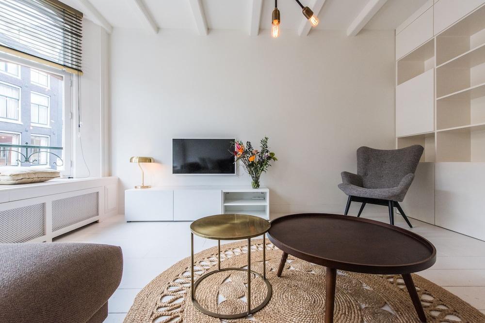Short Group Jordaan Harlem Serviced Apartment