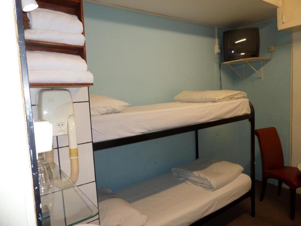 Schroder Hotel *
