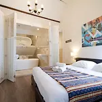 Acostar Hotel