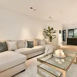 Exquisite Central Amsterdam Luxury Apartment 3B