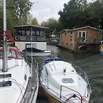 Bed And Breakfast Private Accommodation At Amsterdam Houseboat