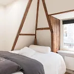 Urban Apartments De Laurier