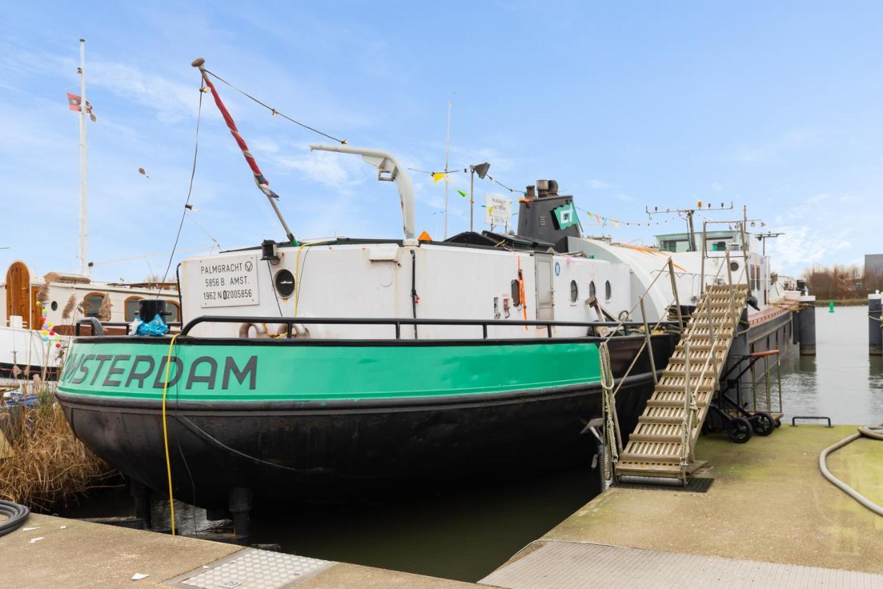 Houseboat Amsterdam