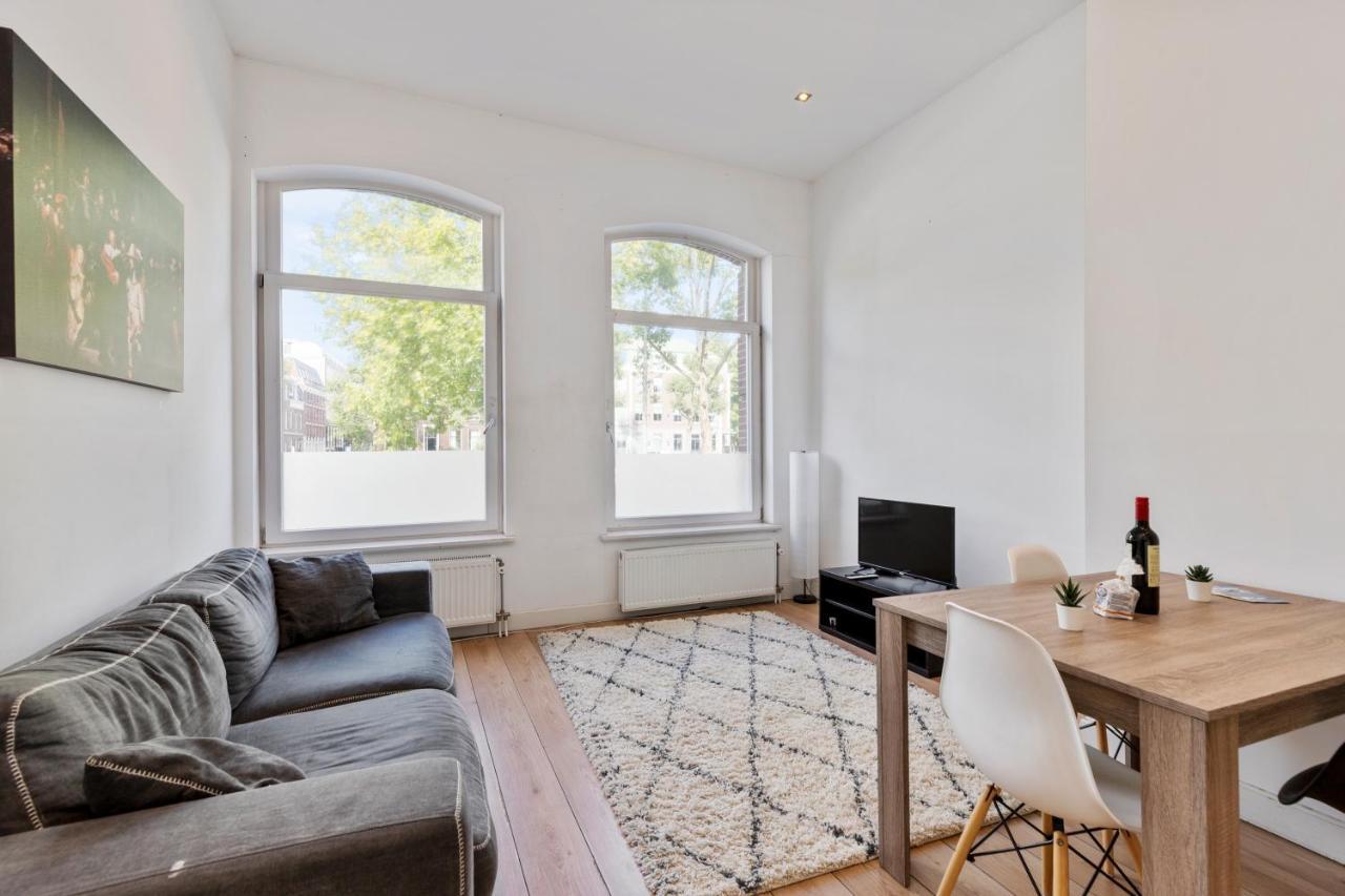 Canal View With Private Balcony Appartement