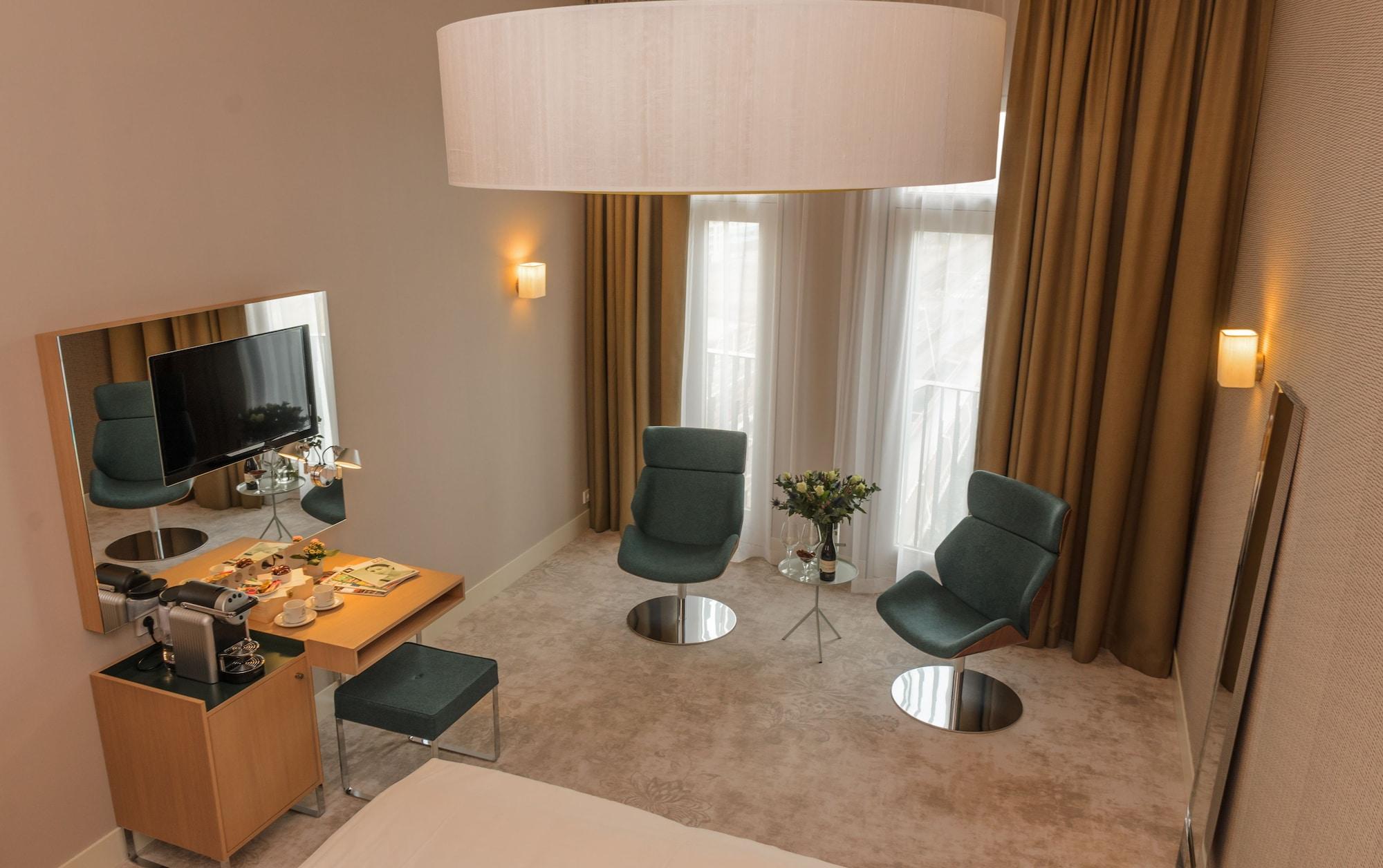 Amadi Panorama Hotel 4*
