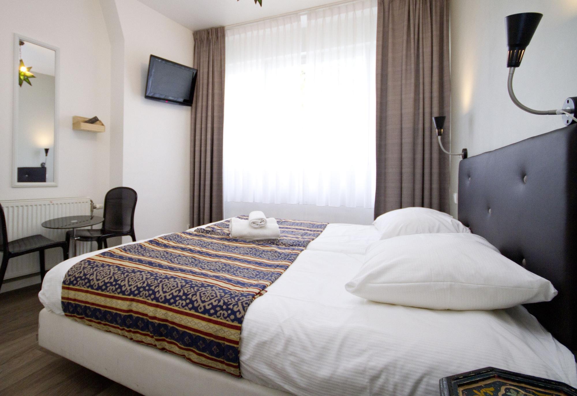 Acostar Hotel