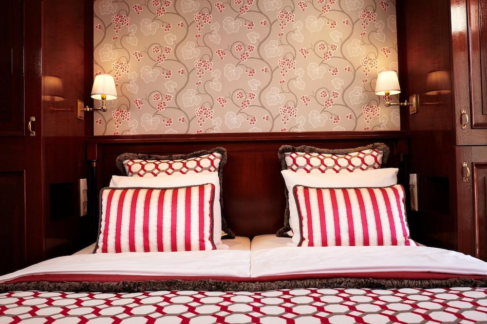 Estherea Hotel