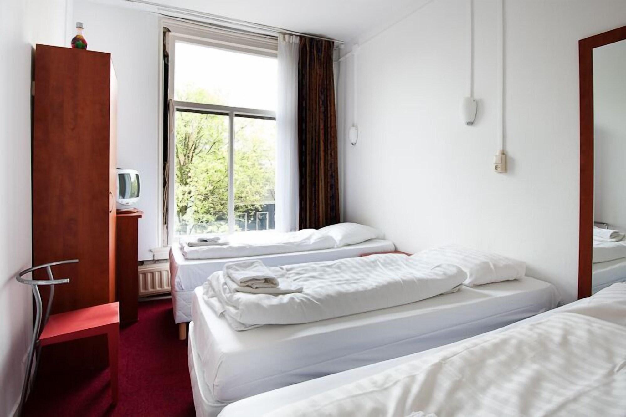 Hotel Amsterdam Inn 2*