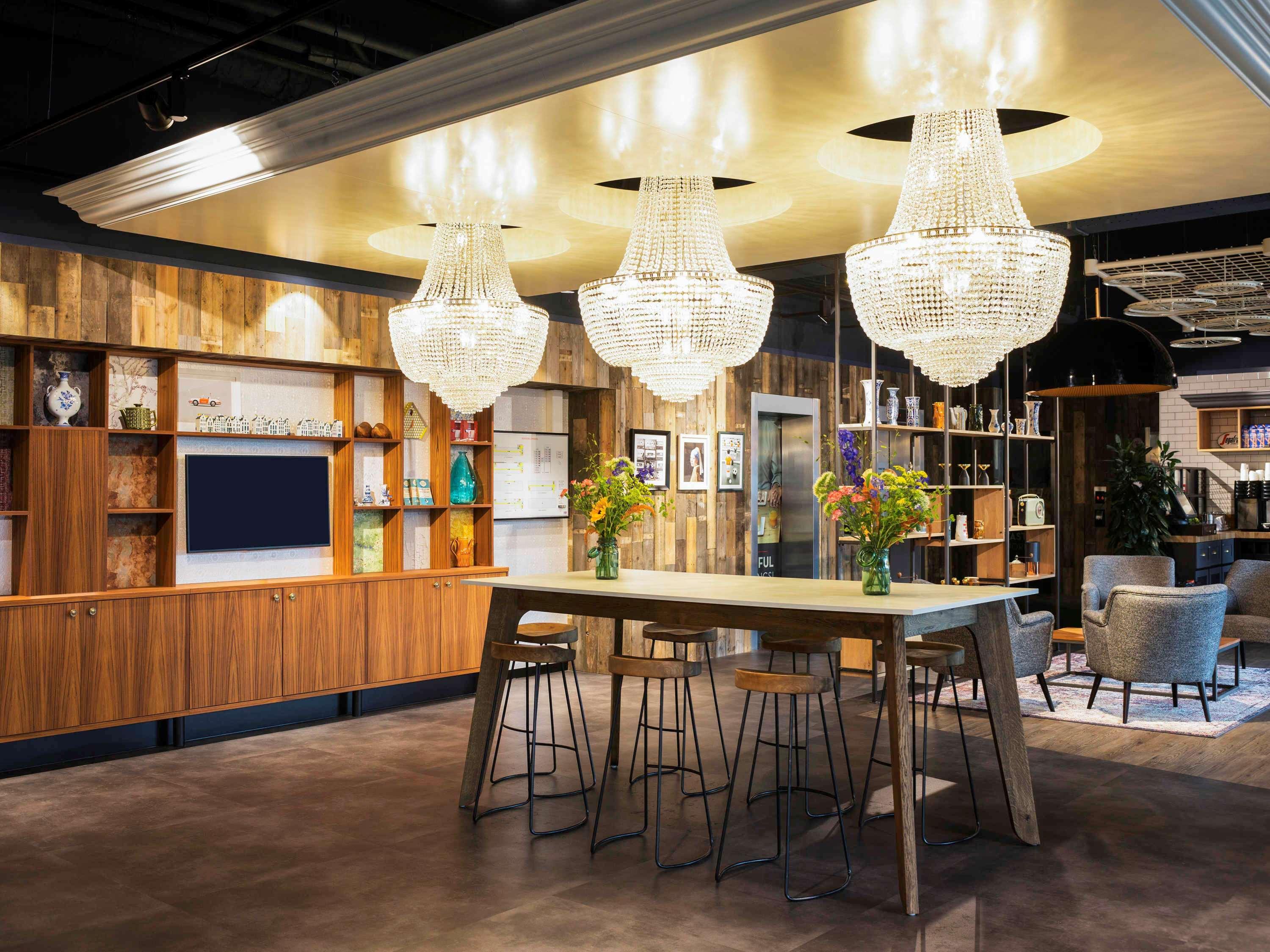 Ibis Centre Hotel 3*