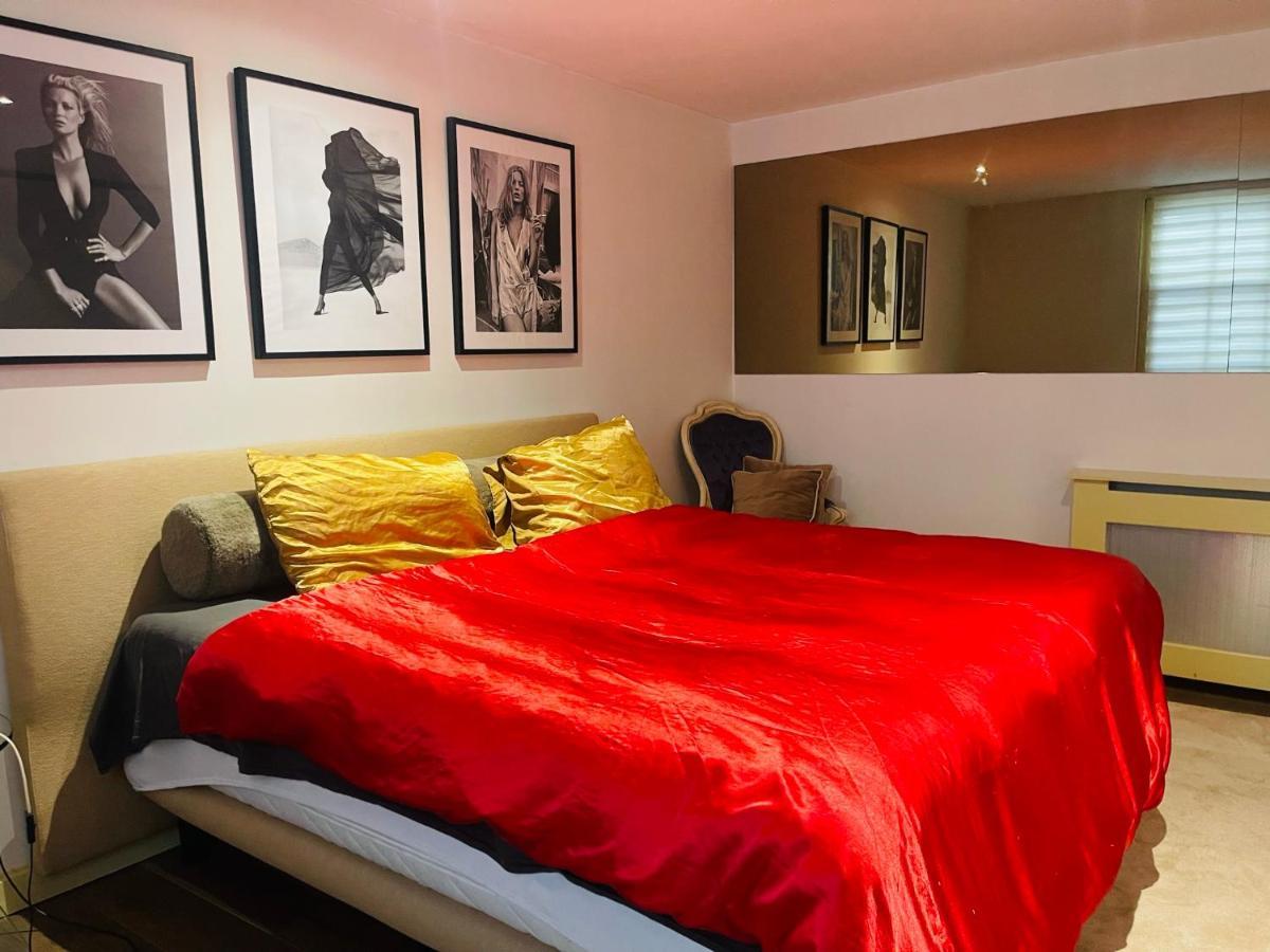 Red Light District B & B Canal View Amsterdam