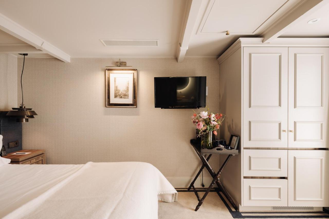 717 Hotel