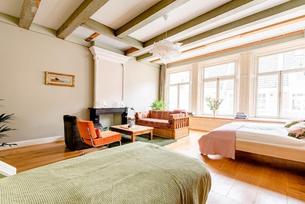 Apartment Stunning In The Center Of Old