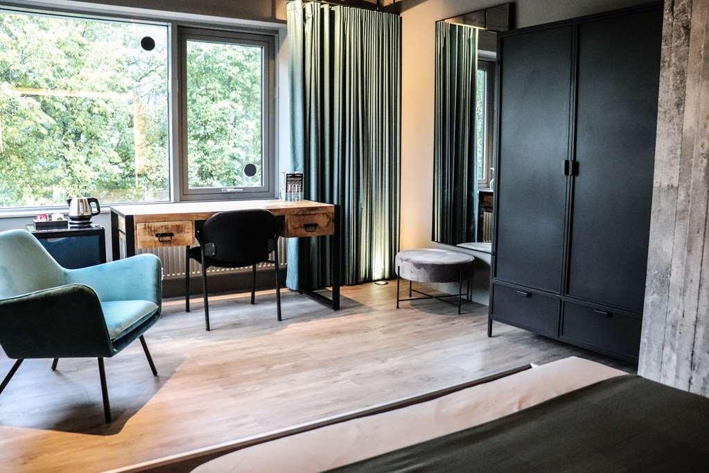 Rooms25 *