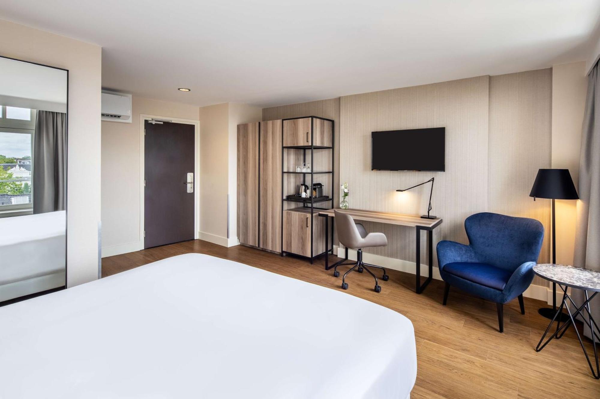 Hotel Nh Schiller