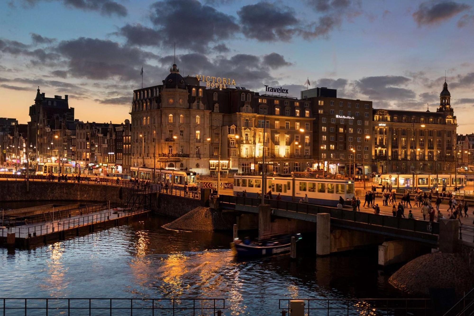 Park Plaza Victoria 4*