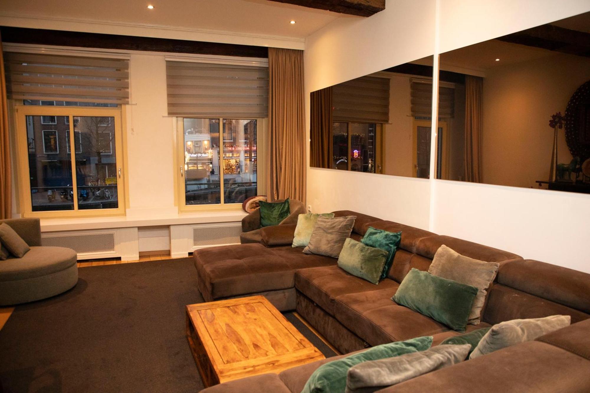 Red Light District B & B Canal View Amsterdam